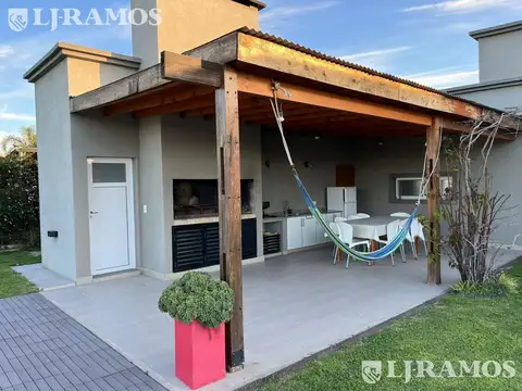 José Hernández al 6400