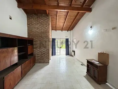 Jose C. Paz 4500, Piso 0