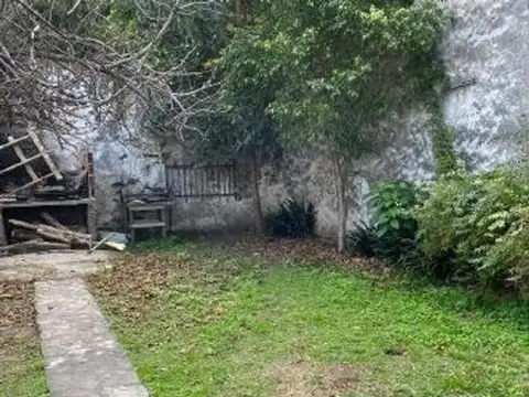 Casa 5 ambientes con 1 baño