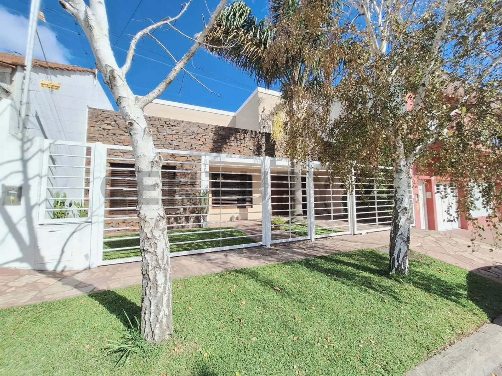 Chalet 6 ambientes nuevo en zona San Carlos