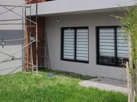 Casa en Venta en Castelar, USD 65.000