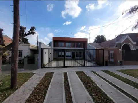 Casa 2 ambientes con 1 baño