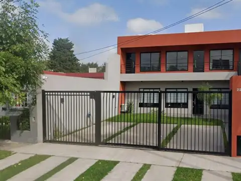 Departamento de 2 ambientes, estilo casa - Castelar Norte