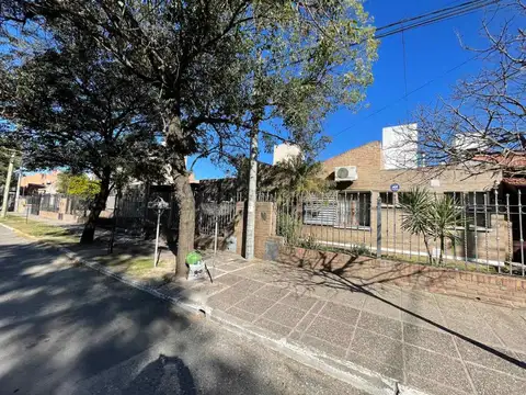 Depto Tipo Casa en Venta de 5 ambientes