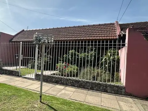 Venta casa 3amb Villa Tesei