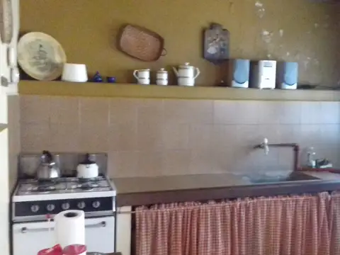 VENTA - CASA A 100 METROS DE LA LAGUNA