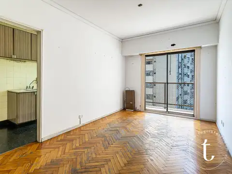 Semipiso Dos Amb con Balcón. Excelente plano y potencial.