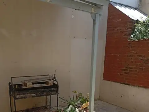 Casa tipo PH al frente Castelar