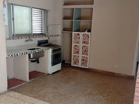 Depto Tipo Casa en Alquiler en Castelar, $ 890.000