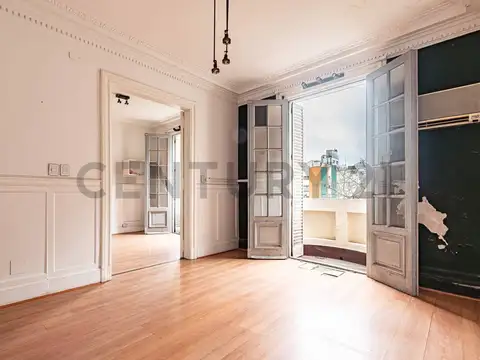Esmeralda 100, Piso 5