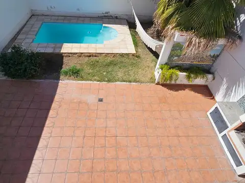 CASA EN B° BOMBAL DE CIUDAD - PISCINA