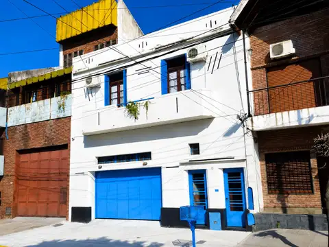 Casa 5 ambientes con 2 baños