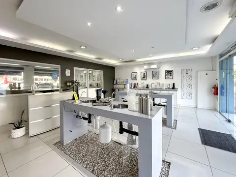 Edificio en Venta – Local comercial y 2 departamentos – Ideal inversión en Martínez