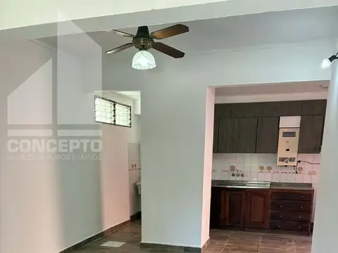 Casa 5 ambientes con 1 baño