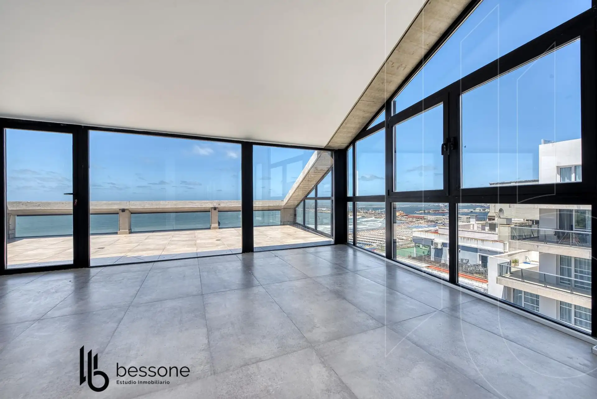 3 AMBIENTES VISTA AL MAR PLAYA GRANDE
