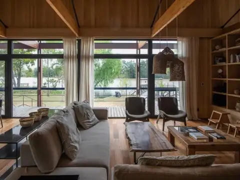 Casa 6 ambientes con 3 baños