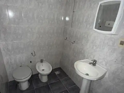 Casa 2 ambientes con 1 baño