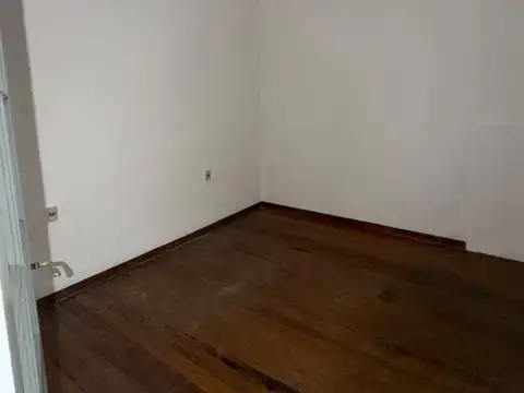 SE ALQUILA CASA DE UN DORMITORIO EN BELLA VISTA