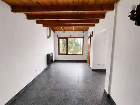 Casa 3 ambientes con 2 baños