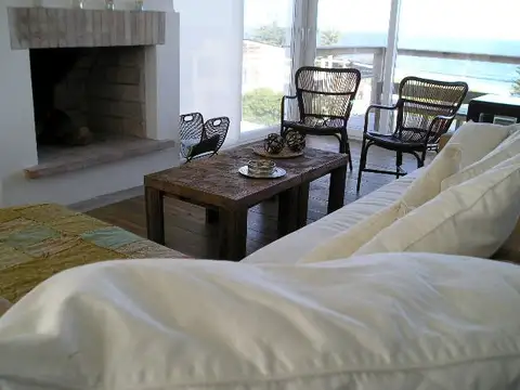 Casa 5 ambientes con 4 baños