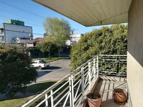 VENTA CASA 5 AMBIENTES QUILMES