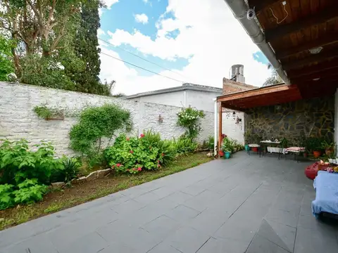 Casa 4 ambientes con 1 baño