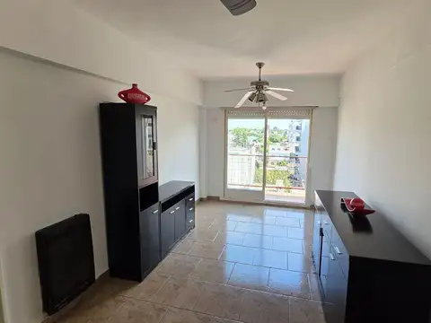 Luminoso y Soleado 3 Ambientes en La Mejor Zona de Monte Castro - Jonte 5100