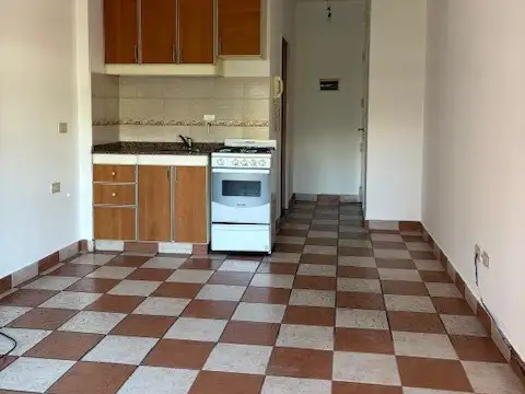 Monoambiente a metros de Av Rivadavia con balcon
