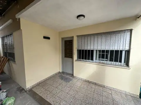 Morón Sur - PH de 3 ambientes