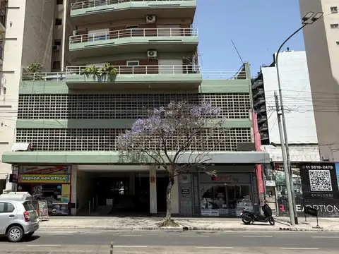 Cochera cubierta fija en Colegiales