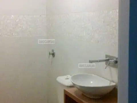 Depto Tipo Casa en Alquiler en Lomas del Mirador, $ 1.500.000