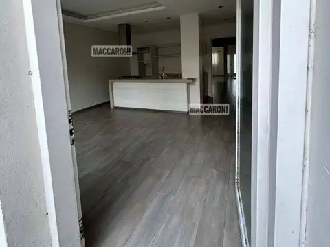 Depto Tipo Casa en Alquiler en Lomas del Mirador, $ 1.400.000