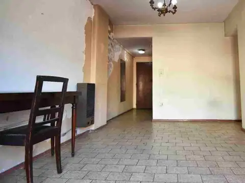 VENTA DEPARTAMENTO 3 AMBS LINIERS CENTRO C/ PATIO