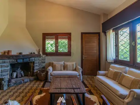 Casa 4 ambientes con 2 baños