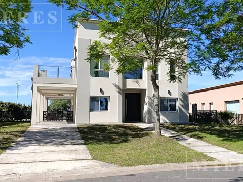 Casa en venta sobre lote interno en Barrio Vistas Puertos