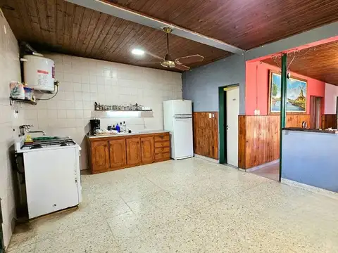 CASA 4 DORMITORIOS BARRIO YAGUARON