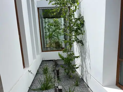 Venta Casa 4 dormitorios con piscina Barrio Deportivo