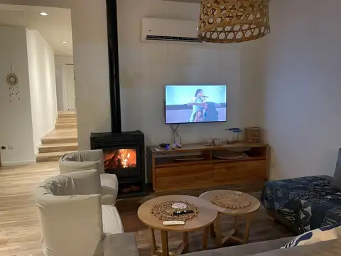 Casa 5 ambientes con 4 baños