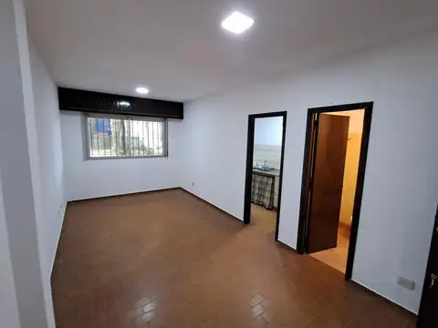 ALQUILER ANUAL: departamento monoambiente en Lucila del Mar.