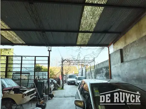 Galpón en Quilmes Oeste, a pasos de Metrobus Calchaqui