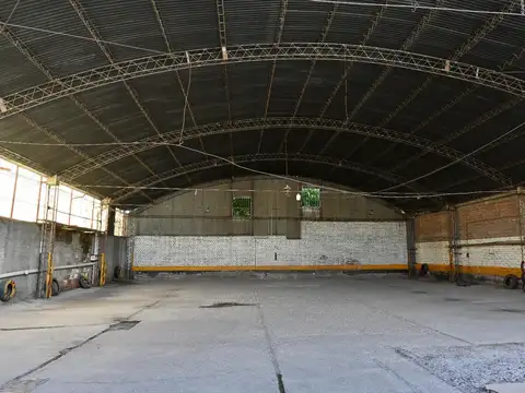 Galpón Playa de Estacionamiento
