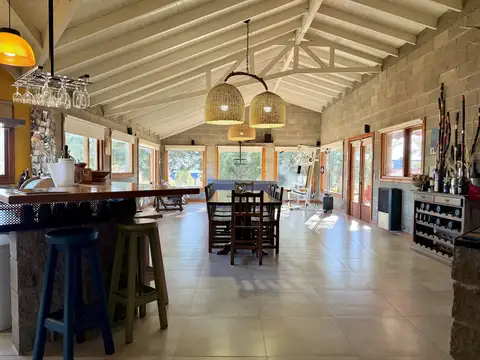Casa en Venta con 2 cocheras