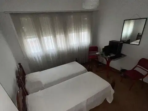 Depto. tres ambientes c/ dep. externo , zona Guemes