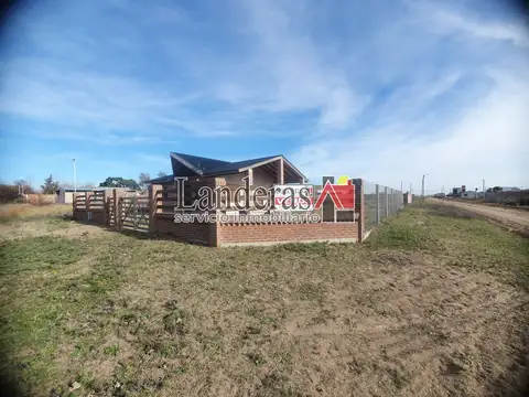 Bonita Casa 3 amb. - Lote Propio - En esquina