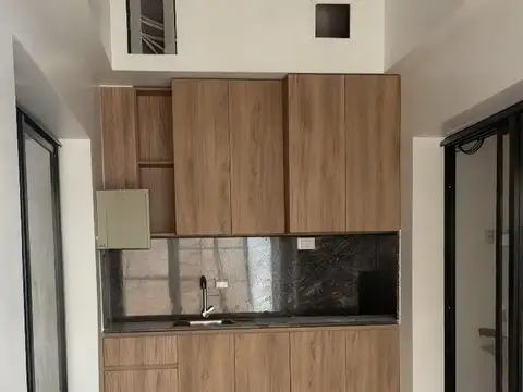 ALQUILER - LOCAL CON 8 OFICINAS ZONA TRIBUNALES