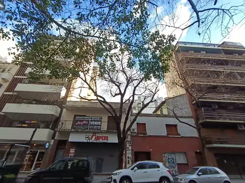 TERRENO  8.80 X 24.60   ZONIFICACION  CORREDOR MEDIO   EN VERA Y SERRANO  