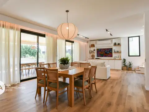 Casa en Venta en Roldan, USD 490.000