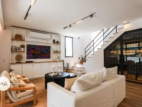 Casa en Venta con 1 cochera