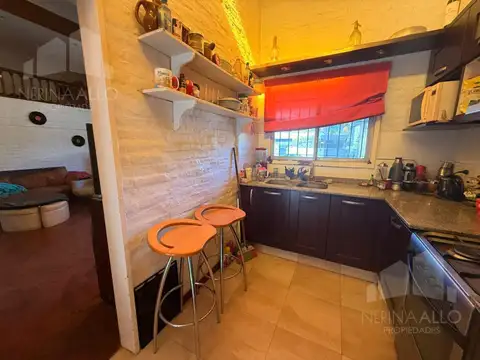 VENTA CASA CASTELAR 4 AMBIENTES