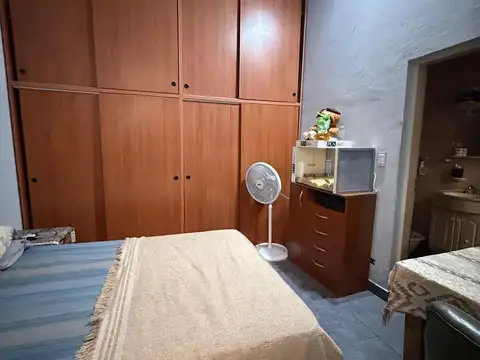 Casa 7 ambientes con 1 baño